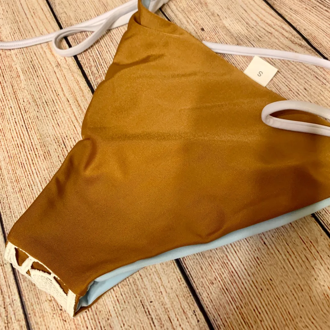 Crotchet Flower Bikini - Image 3