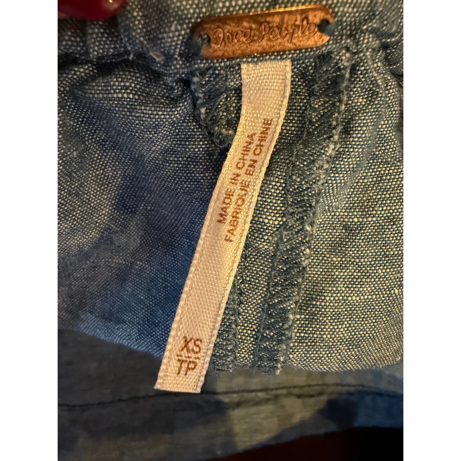 Free People Shirt Women XS Blue Off The Shoulder Chambray Tie Cuff Top Boho - Image 9