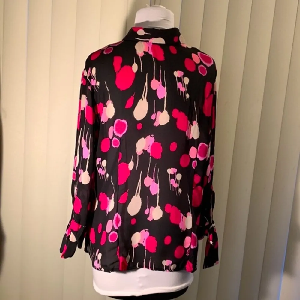 Violet & Claire shades of pink on black long sleeve blouse. - Image 3
