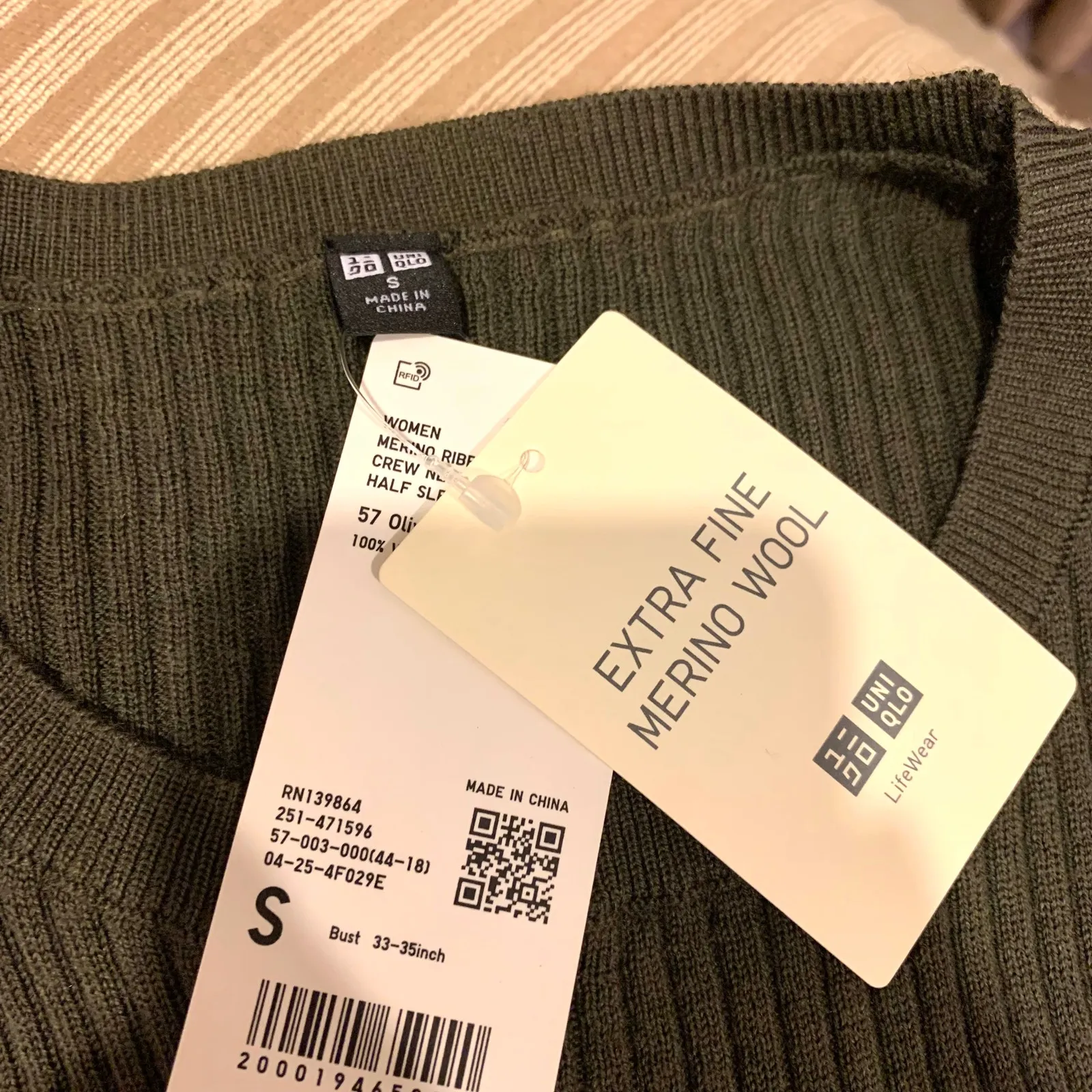 Uniqlo Merino Ribbed Sweater Half Sleeve in Olive Green - Image 5