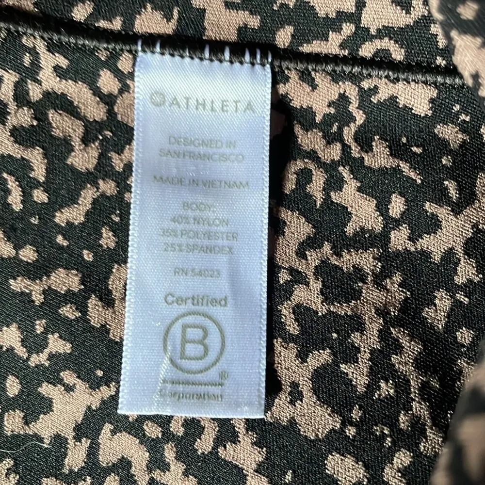 ATHLETA Salutation Stash Pocket Gravel Tight Legging in Mineral Brown Size S - Image 13