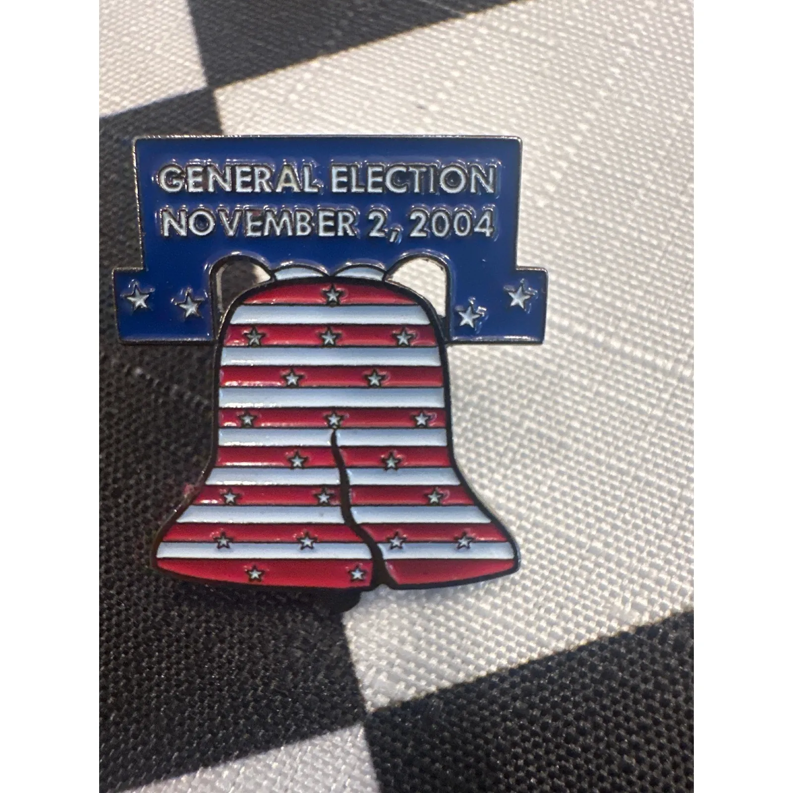 General Election November 2004 Bell Lapel Pin Collectible Political Memorabilia Red - Image 2
