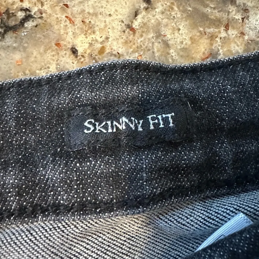 Judy blue Skinny Fit Black Jeans Size 16W Distressed Ankle Crop Pants Raw hem - Image 5