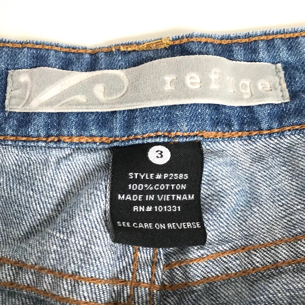 Vintage Y2K Refuge Light Blue Distressed Low Rise Boyfriend Shorts Size 3 - Image 2