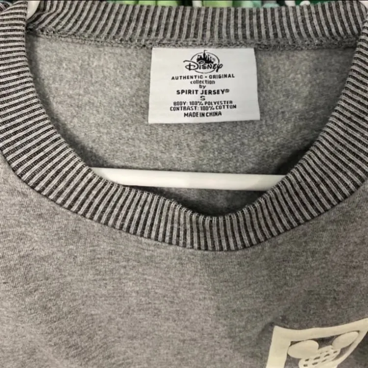 Disney parks grey & white Sherpa fuzzy spirit jersey s - Image 6