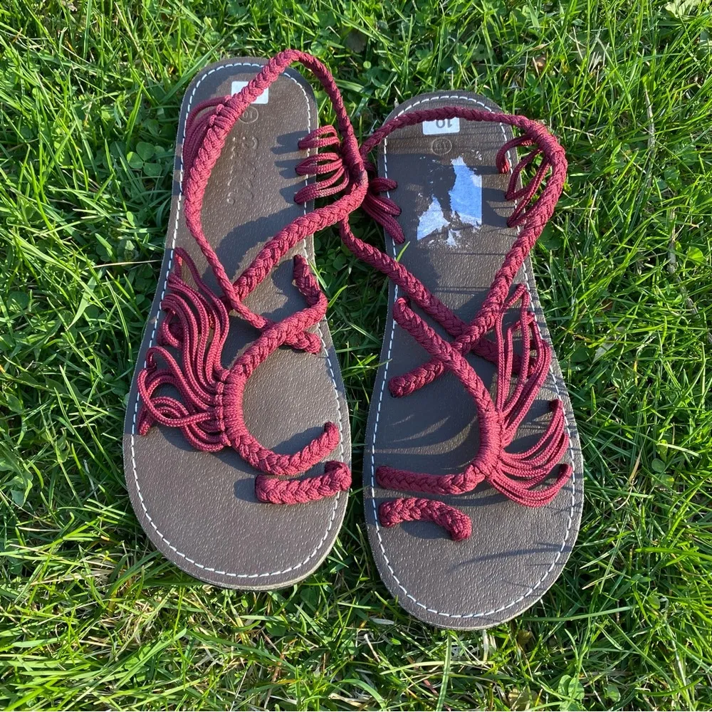 Palm Leaf Flat Women's Sandals | Sangria - Image 4