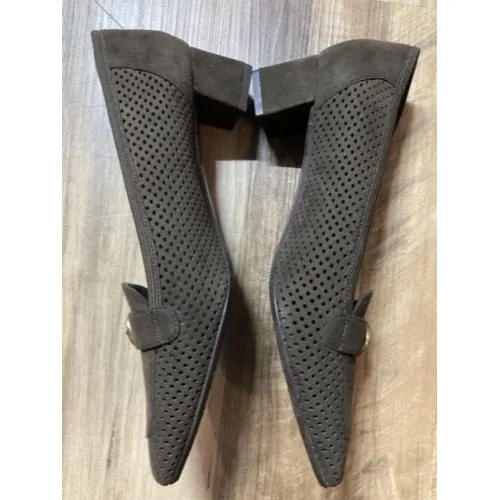 Stuart Weitzman Womens 7N Brown Perforated Suede Loafer Block Heels Pumps EUC - Image 4