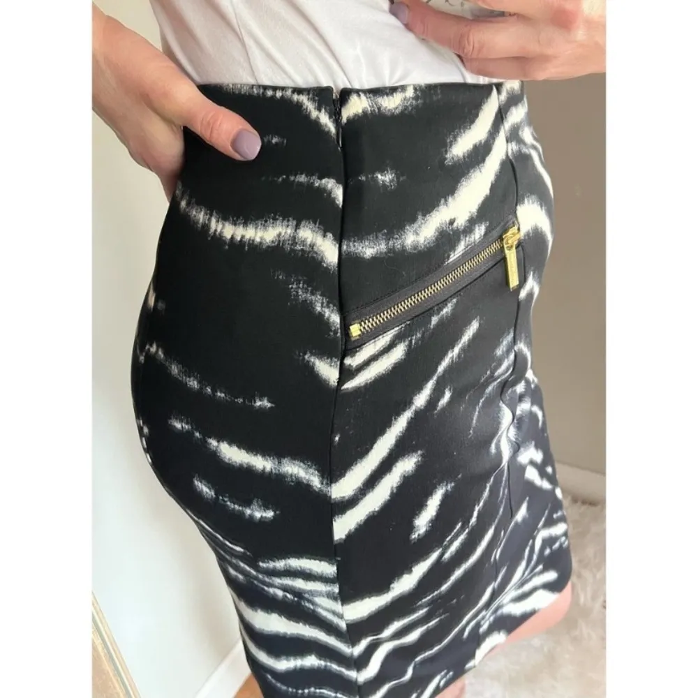 Michael Kors Zebra Print Skirt Size 8 - Image 3