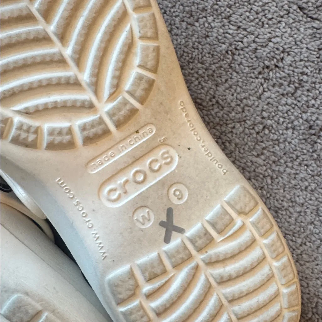 Crocs  White Slingback Shoes SIZE 9 - Image 4