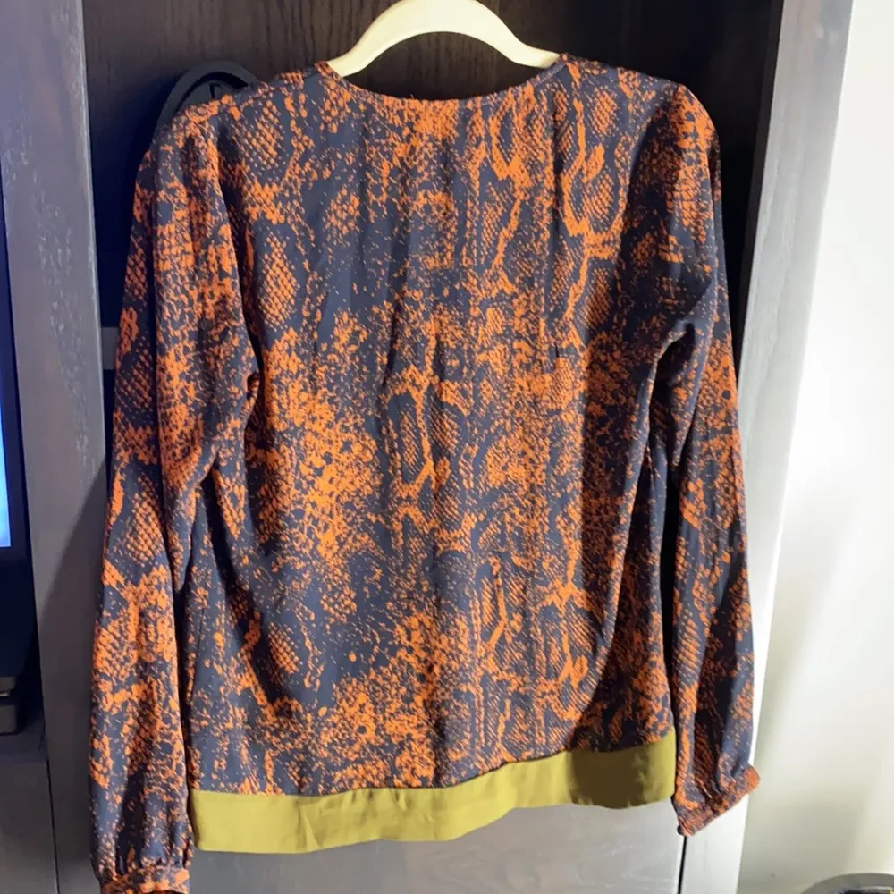 CAbi Border Wrap Python Snake Print Top Blouse Size XS - Image 9