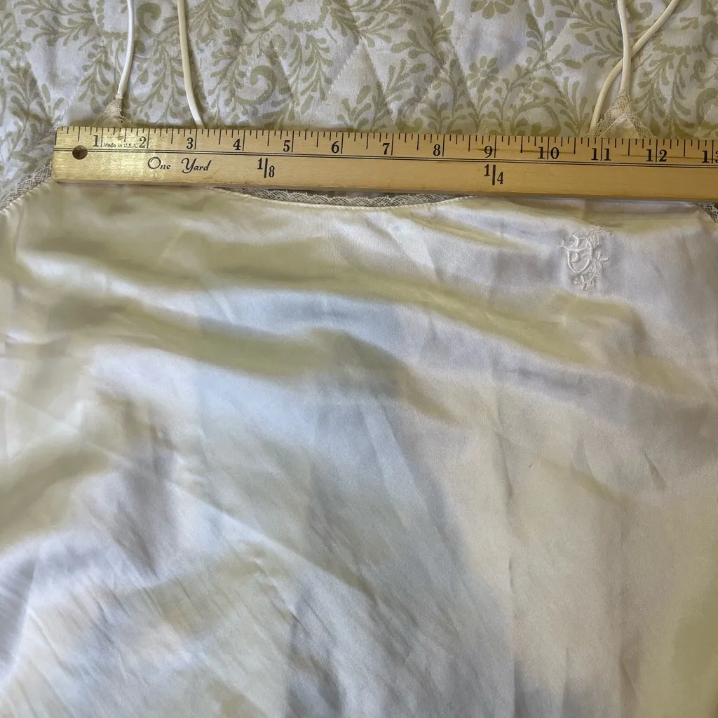 Vintage Olga Satin Camisole Ivory Lace Trim Embroidered Logo Size 36 USA - Image 9