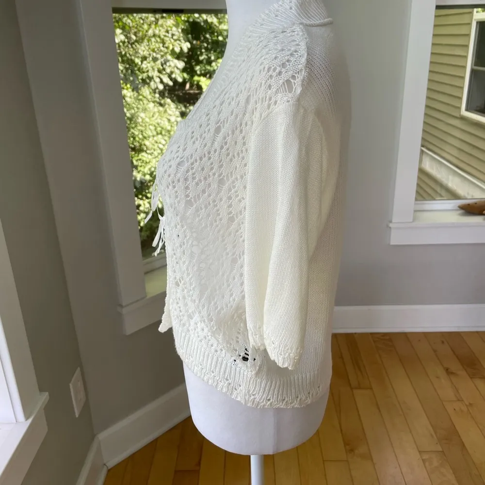 Vintage Y2K Perceptions White Crochet Cropped Tie Front Sweater Size Large - Image 2