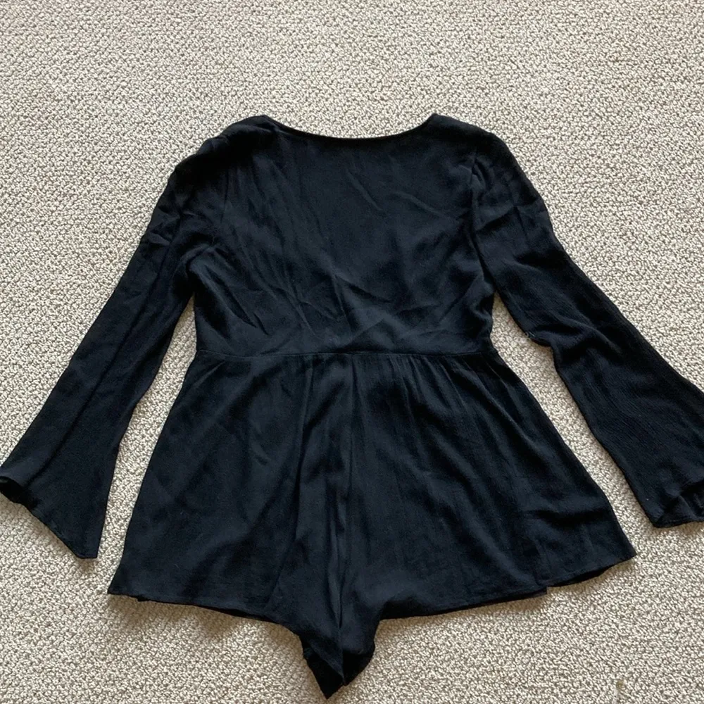 Tobi Black Long Sleeve Romper Women’s Size Medium Lined FLAWS - Image 10