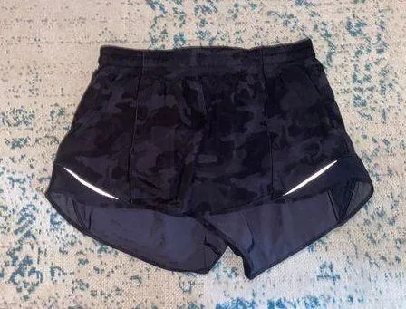 Lululemon Hotty Hot Shorts 4” - Image 2