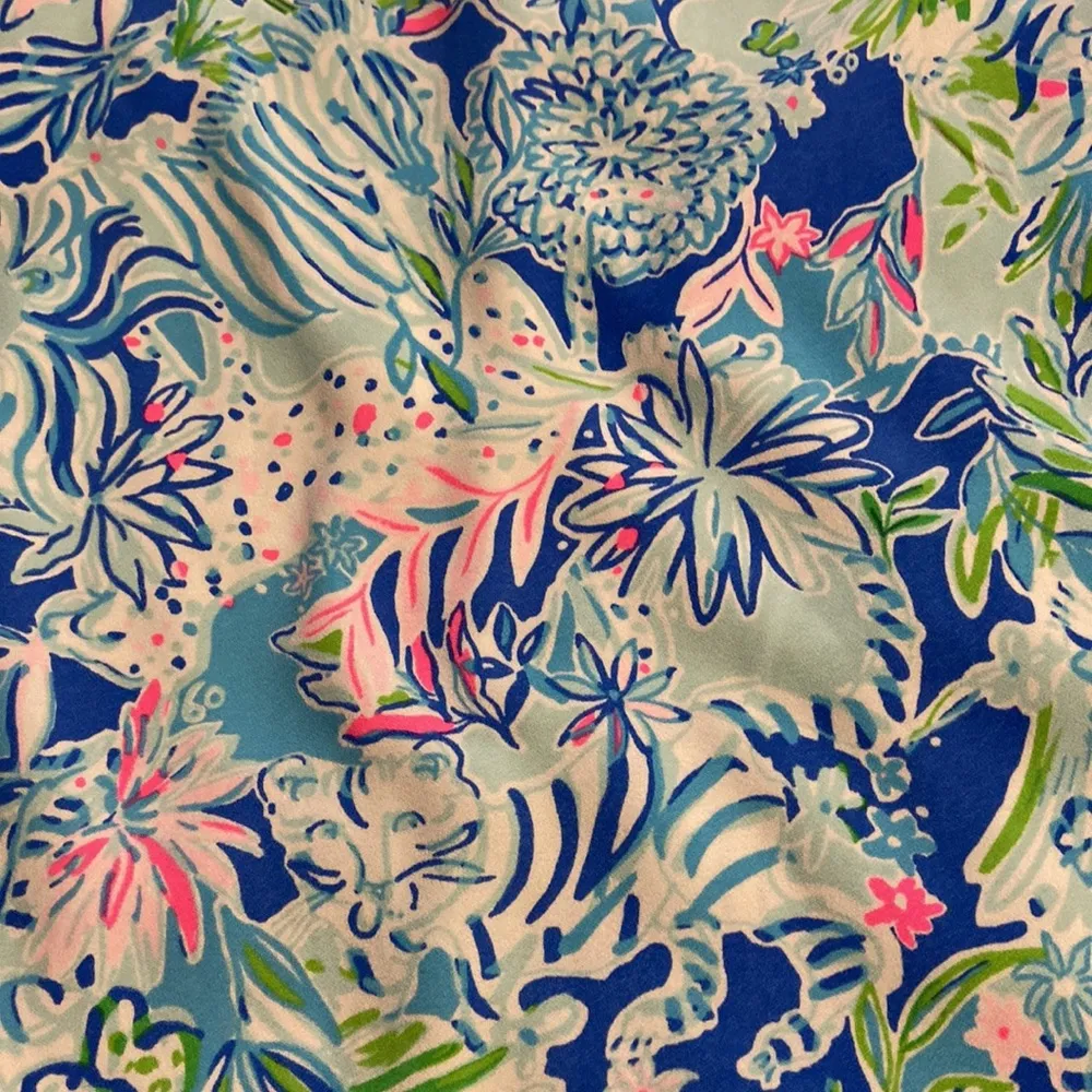 Lilly Pulitzer Shirt size S excellent condition length 28” bust 30” - Image 9