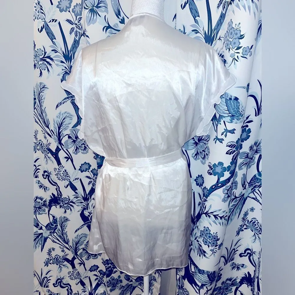 White  Lingerie with Lace and a Matching Robe - Image 7