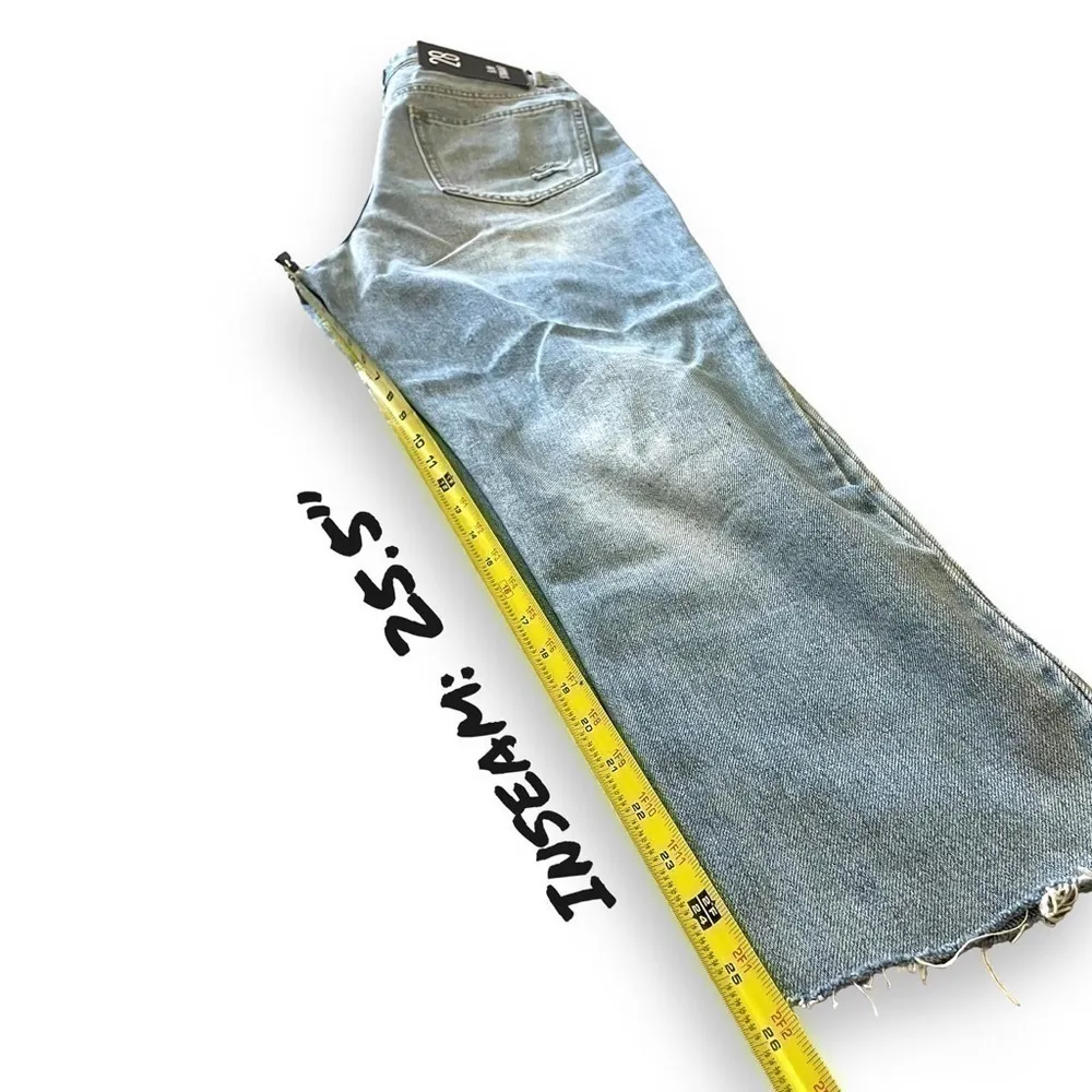 NWT BDG Urban Outfitters Distressed Slim Straight Light Wash Jeans - Size 28 - Image 6