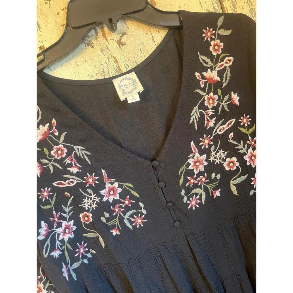 Blue Rain women’s dress size small, black embroidered floral - Image 2