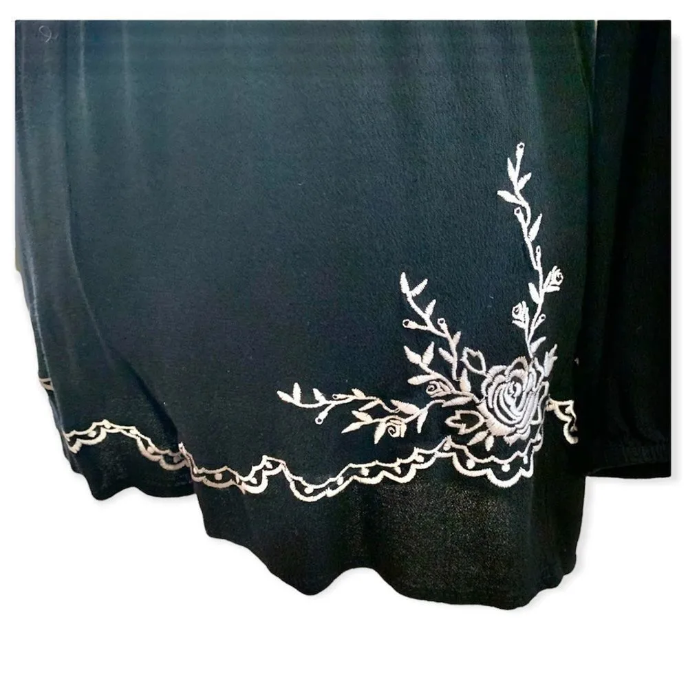 WOMEN’S Kendall & Kylie black/white embroidered romper - Image 6