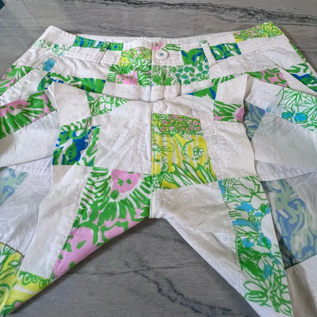 Lilly Pulitzer Resort White Lioness Patch Callahan Shorts - Image 8