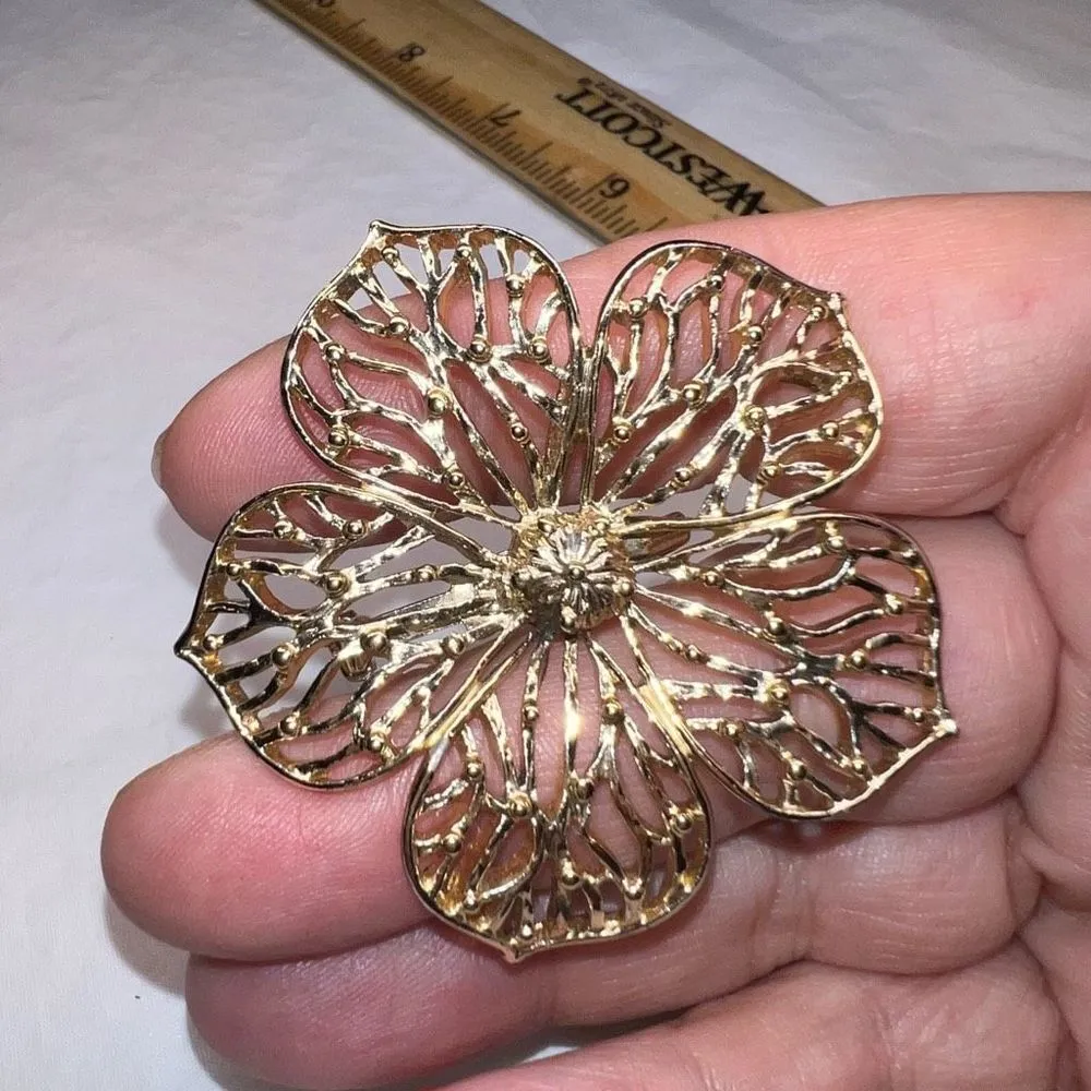 Gerry Vintage Signed Large Ornate Flower Brooch Gold Tone - Image 6