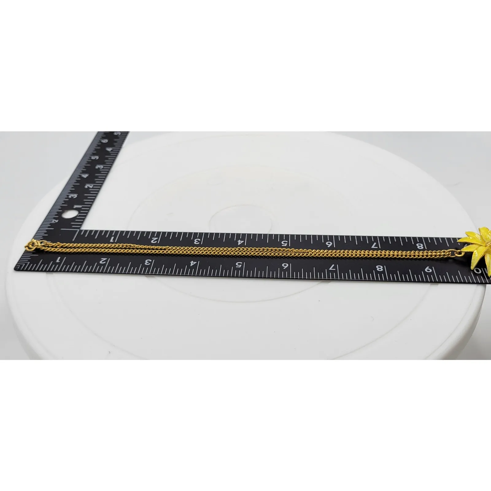 Yellow Daisy Flower Pendant Necklace Gold Tone Chain Enamel Fashion Accessories - Image 11