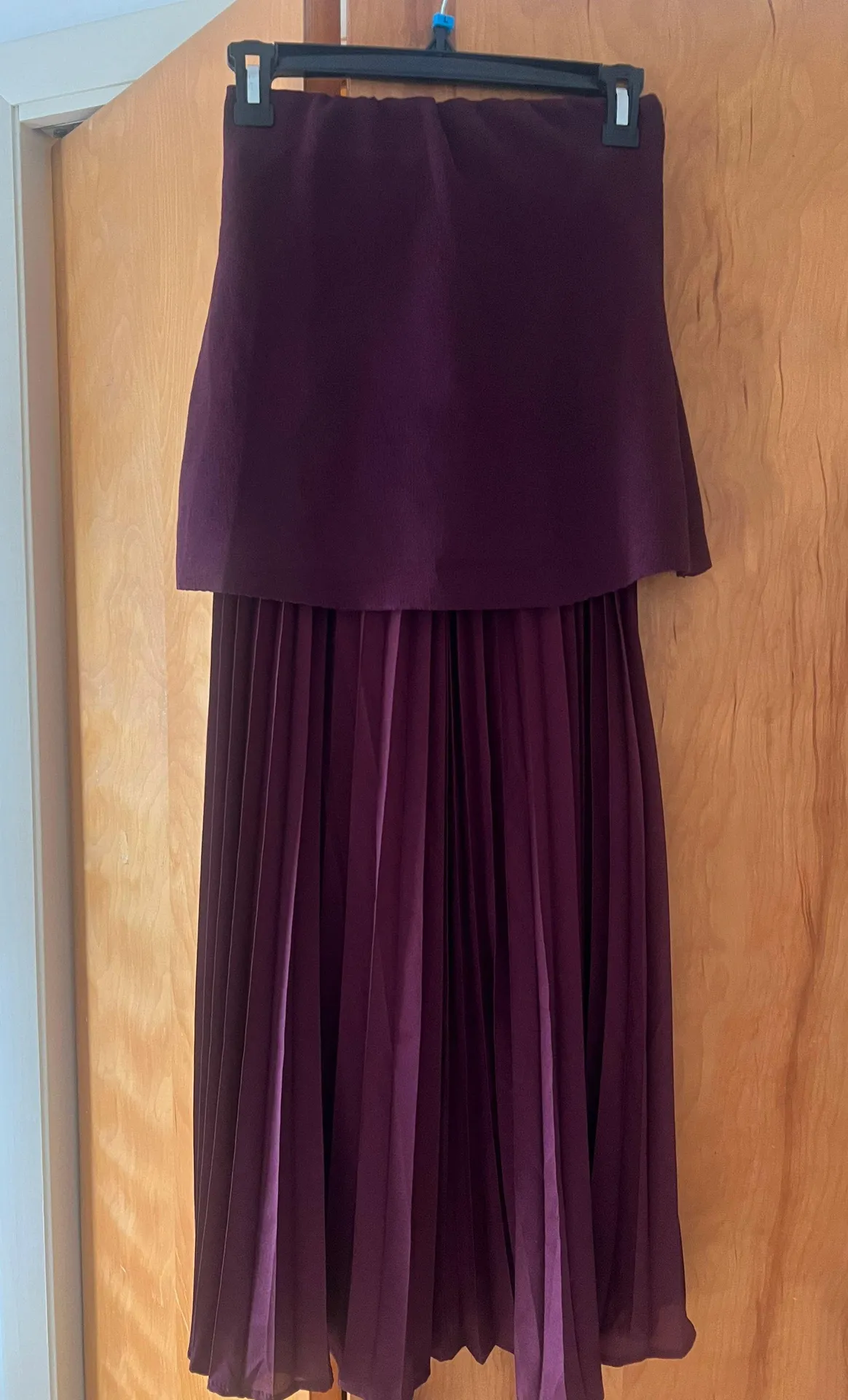 Set pleated knit skirt and knit gold Botton top Size M - Image 3