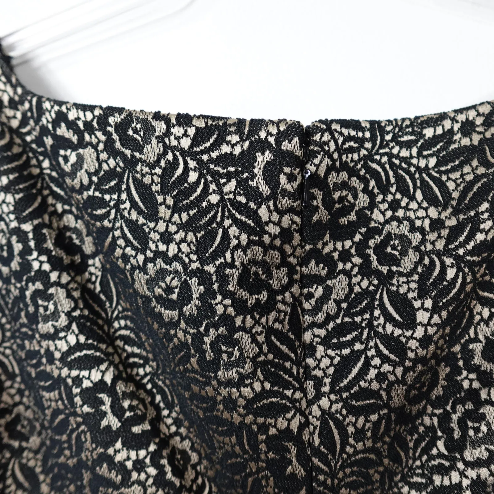 Vintage Carmen Marc Valvo Lace Square Neck Short Sleeve Cocktail Dress - Image 8