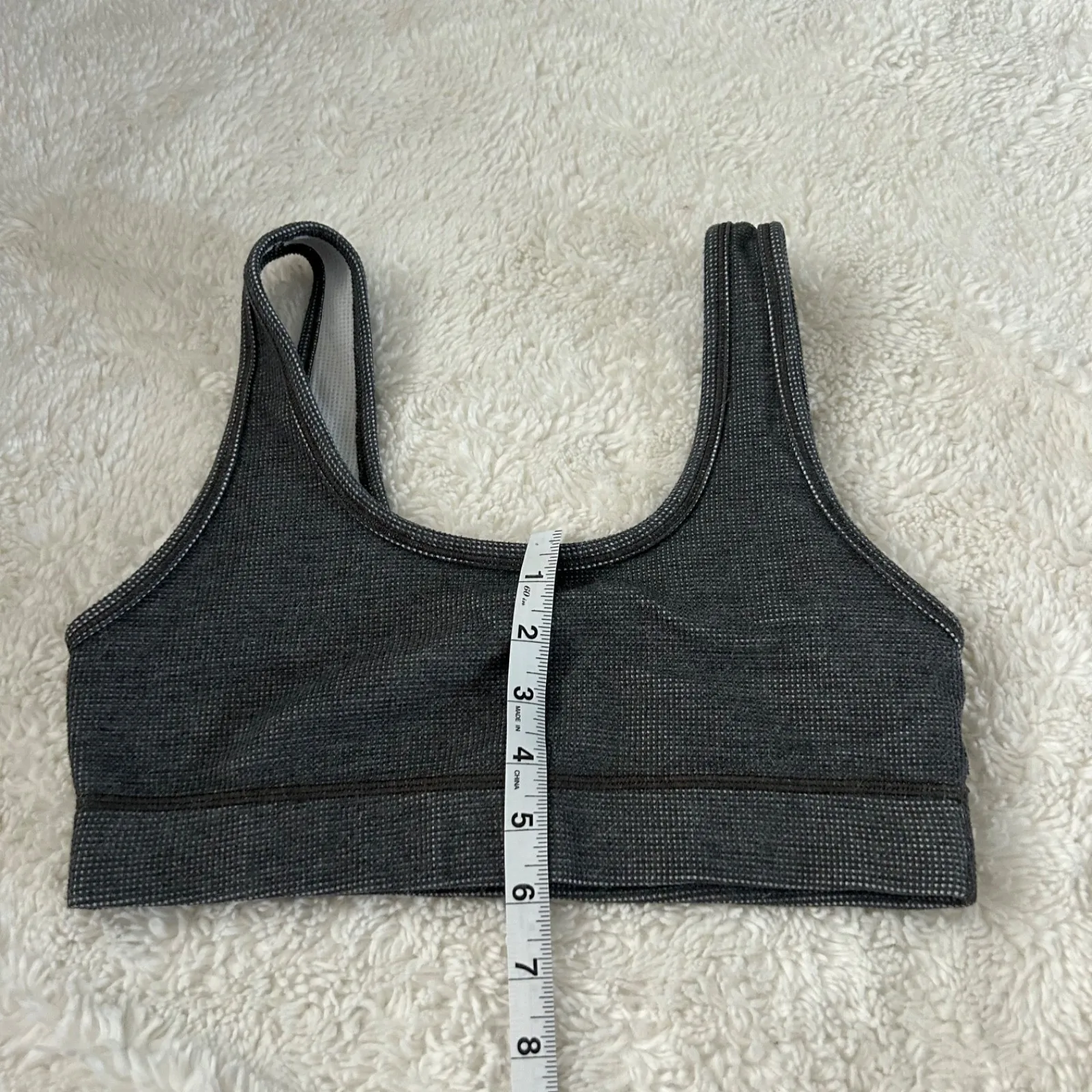 Aritzia TNA Gray Sports Bra Bralette Athletic Scoop Neck Sleeveless Activewear Size M - Image 4