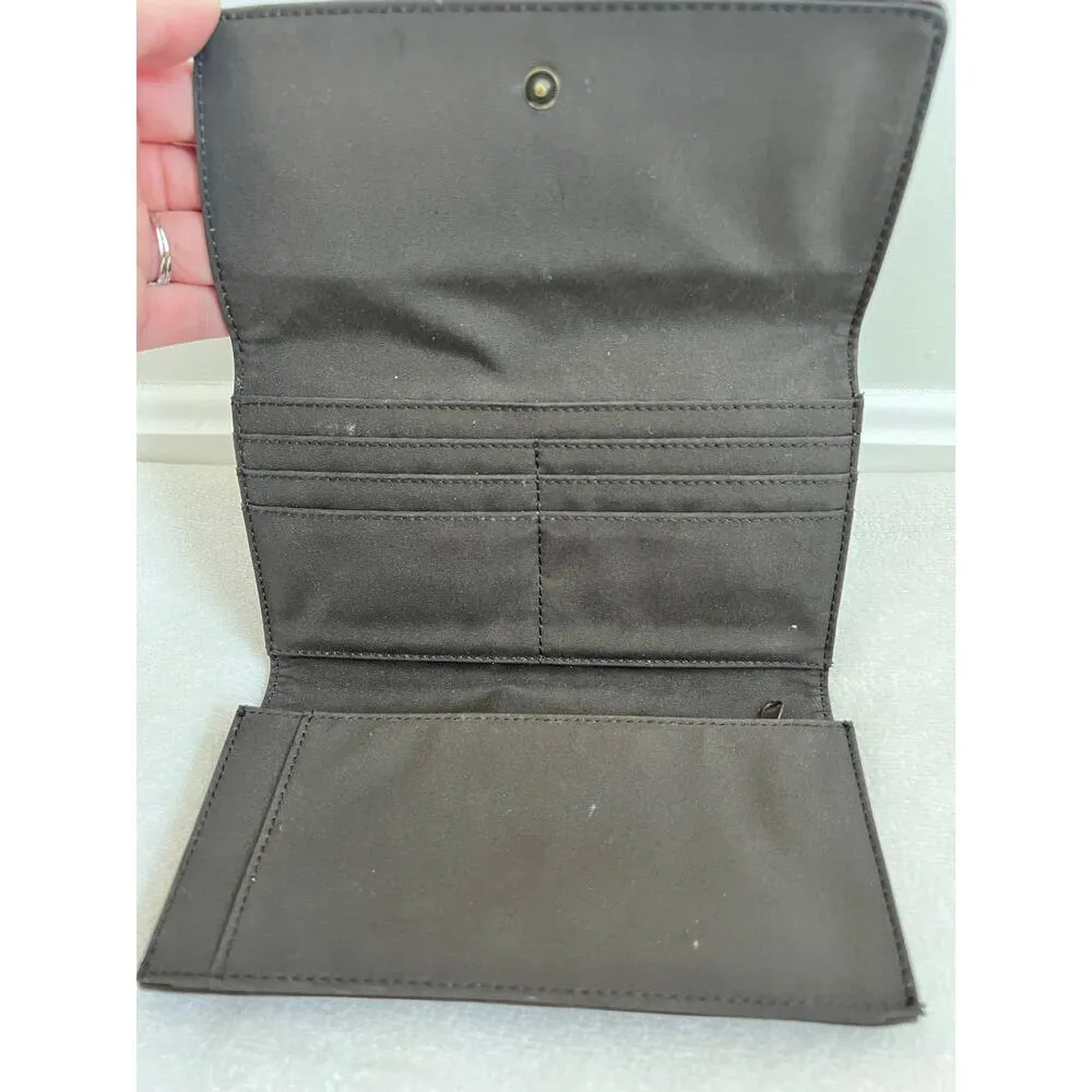 Relic Embossed Paisley Trifold Wallet - Image 6