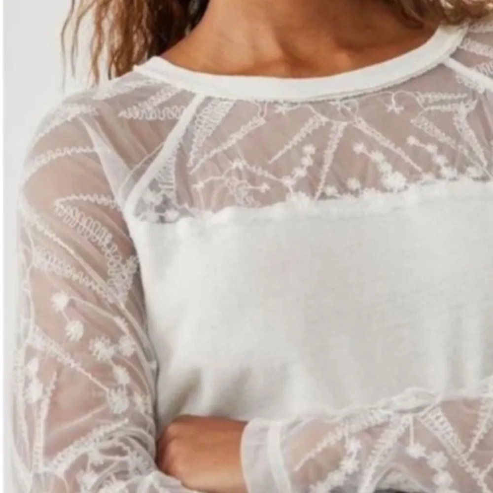 Free People Top Sydney Tee Love Dove Size Small Off White Lace Long Sleeves NWT - Image 3
