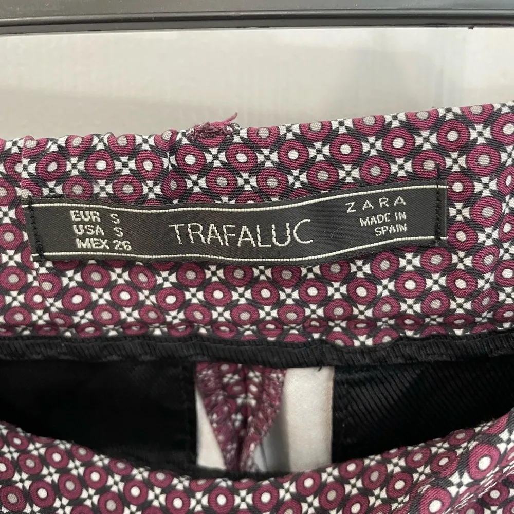ZARA Trafaluc Elastic Waist Red White Patterned Skinny Pants Women’s Size S - Image 4