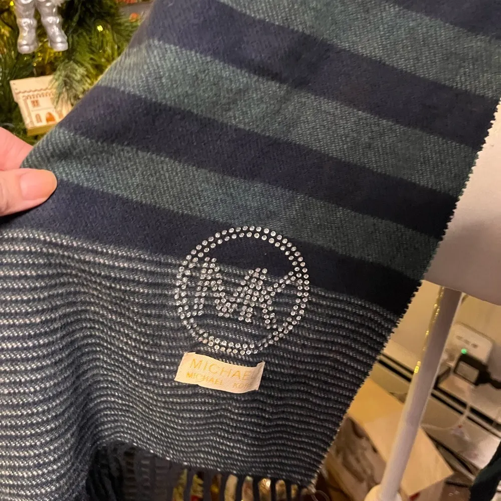 Michael Kors oversized super soft fringe scarf - Image 5