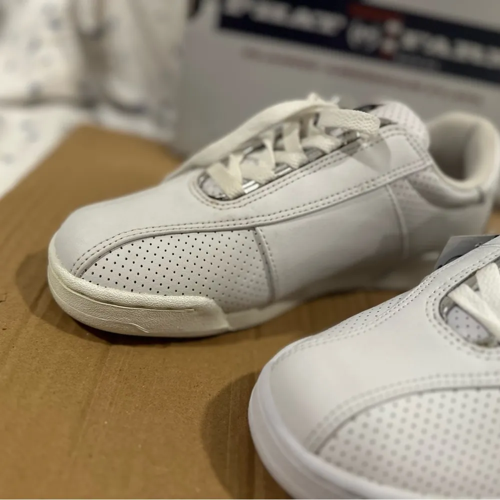 VTG New in the box. White/ Chrome Phat Farm Hampton 04 Sneakers. Women’s Sz: 7.5 White - Image 4