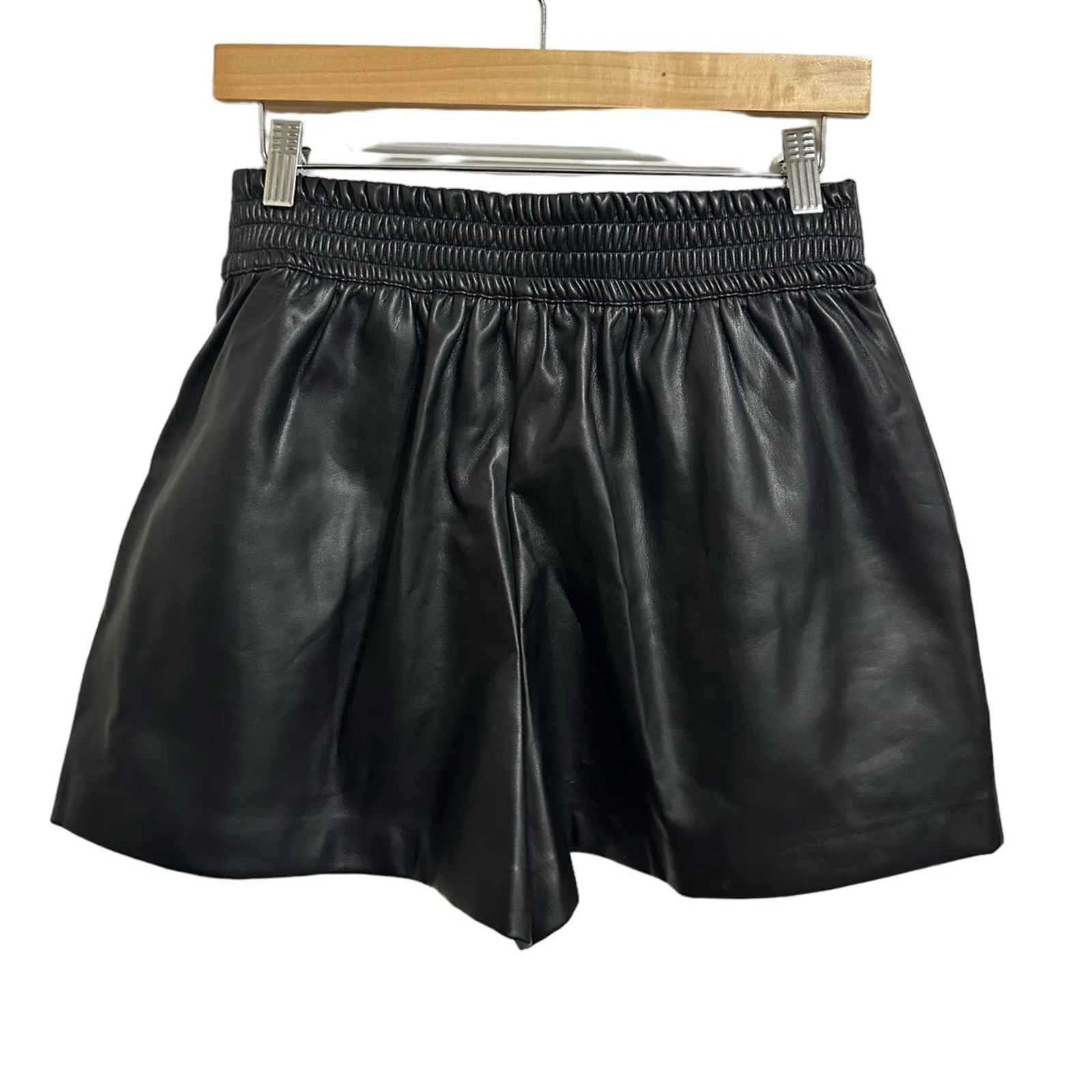Susana‎ Monaco Faux Leather Pleated Shorts black size Large - Image 5