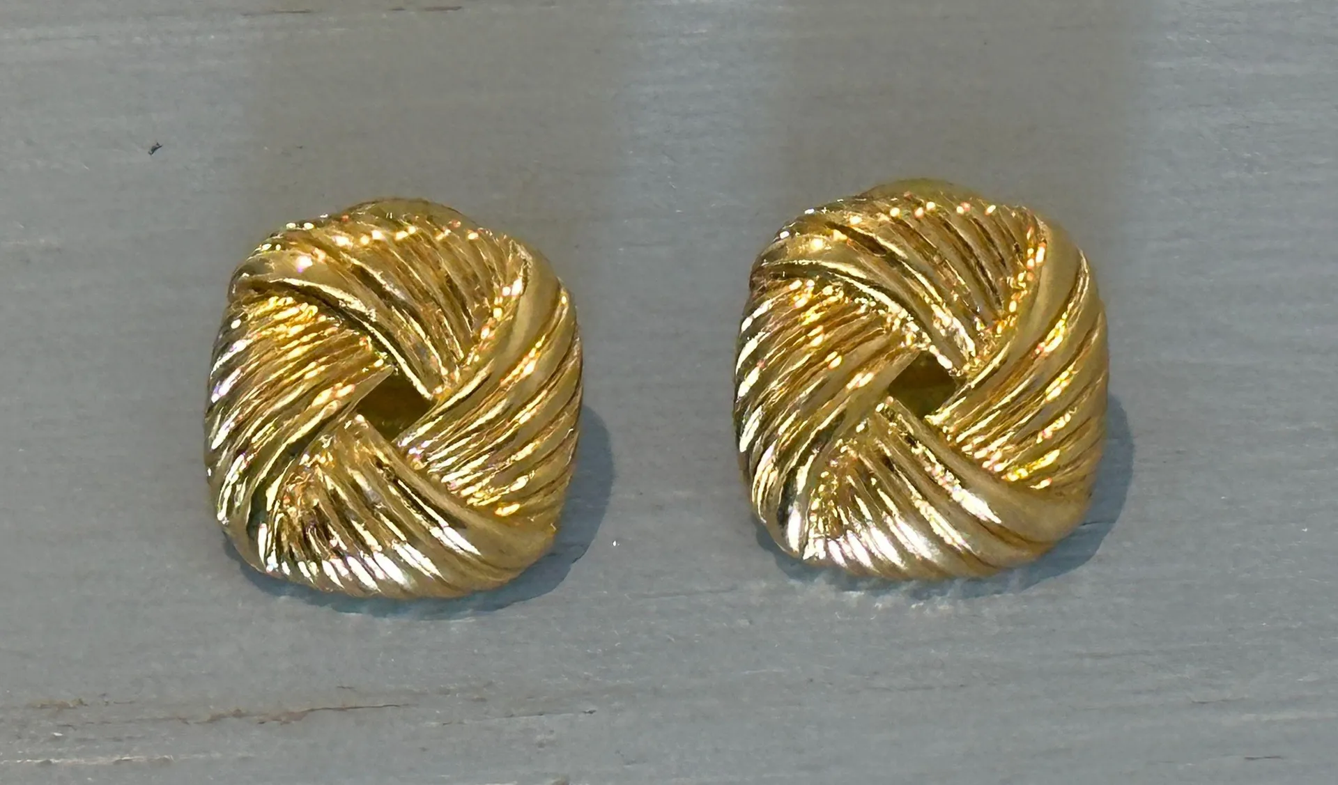 Fabulous Vintage  Gold Tone Square Design Pierced Earrings - Image 2