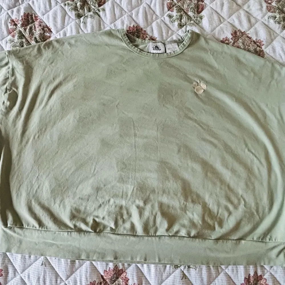 Disney Green Crewneck cropped Sweatshirt
Women XL - Image 5