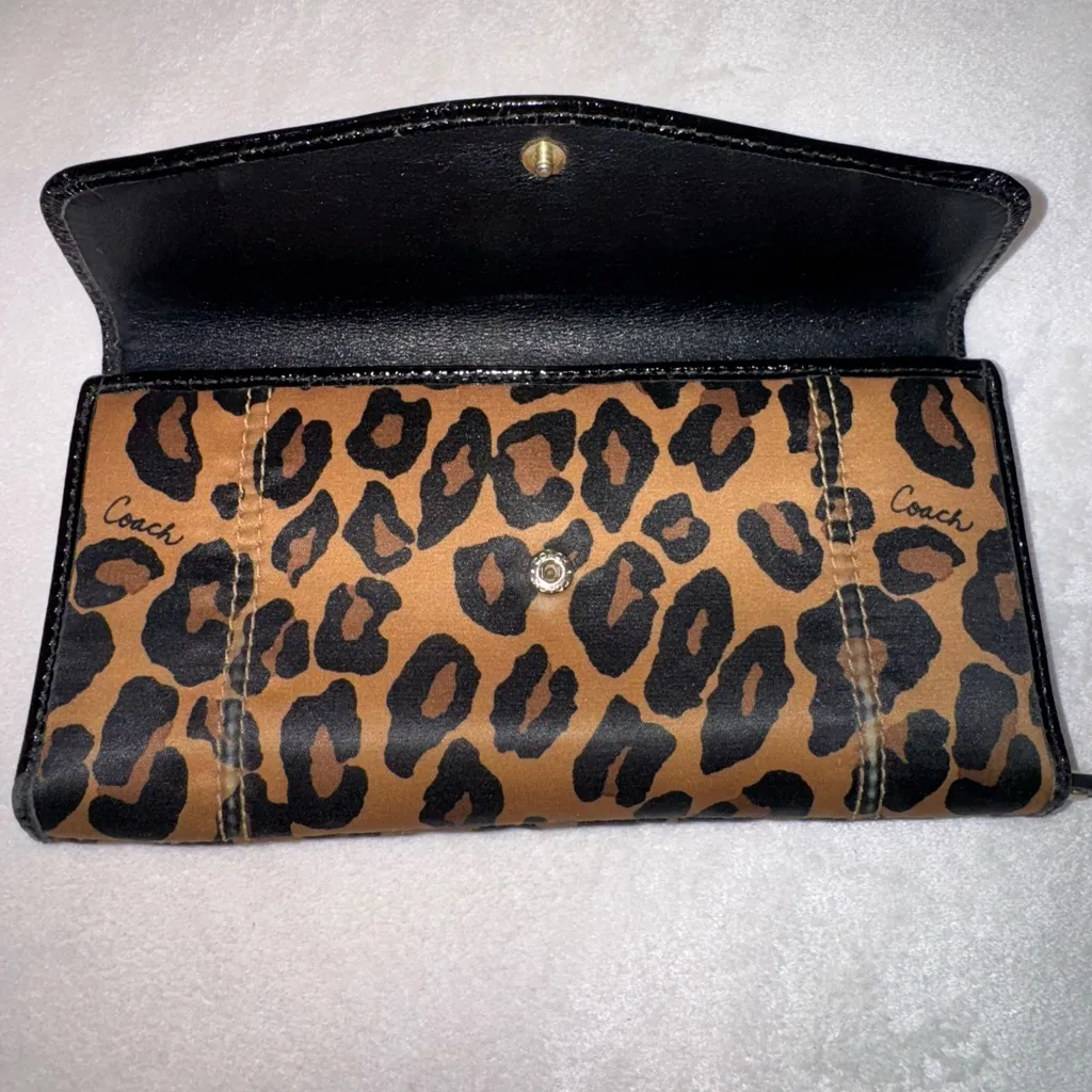 RARE Coach Y2K Vintage 2000’s Leopard Print Wallet Brown W/ Black Patent Leather - Image 13