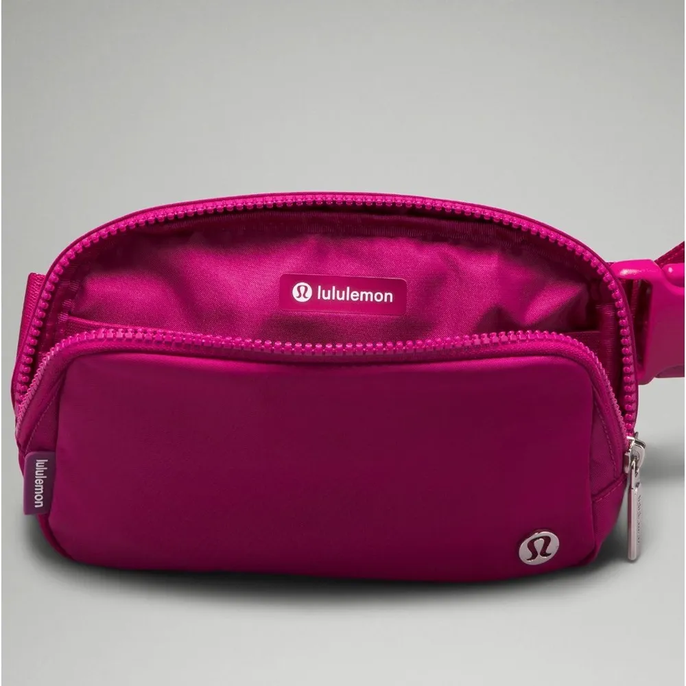 NWT Lululemon Everywhere Belt Bag Wild Berry - Image 9