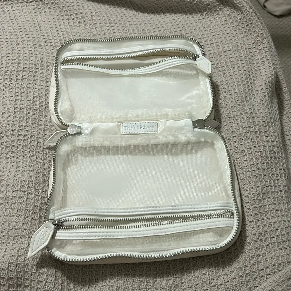 Trish Mcevoy makeup bag - Image 4