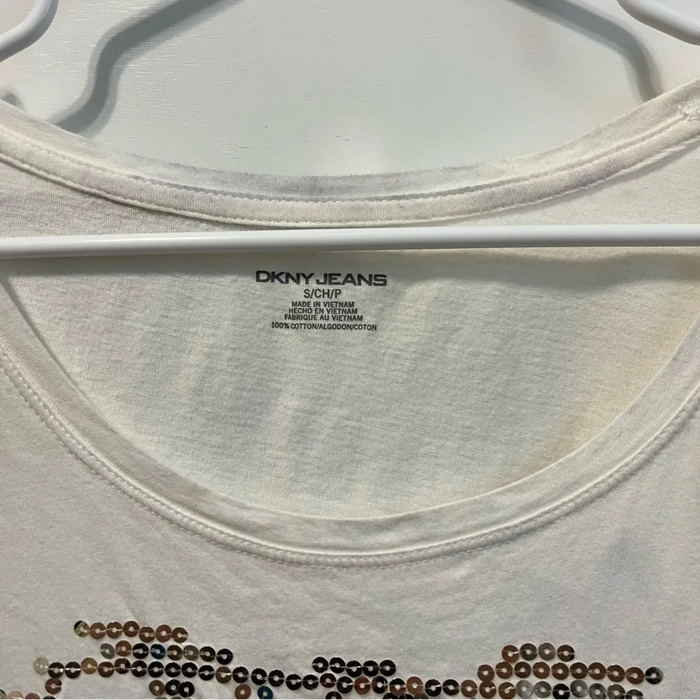 DKNY Jeans Sparkly T Shirt - Image 4