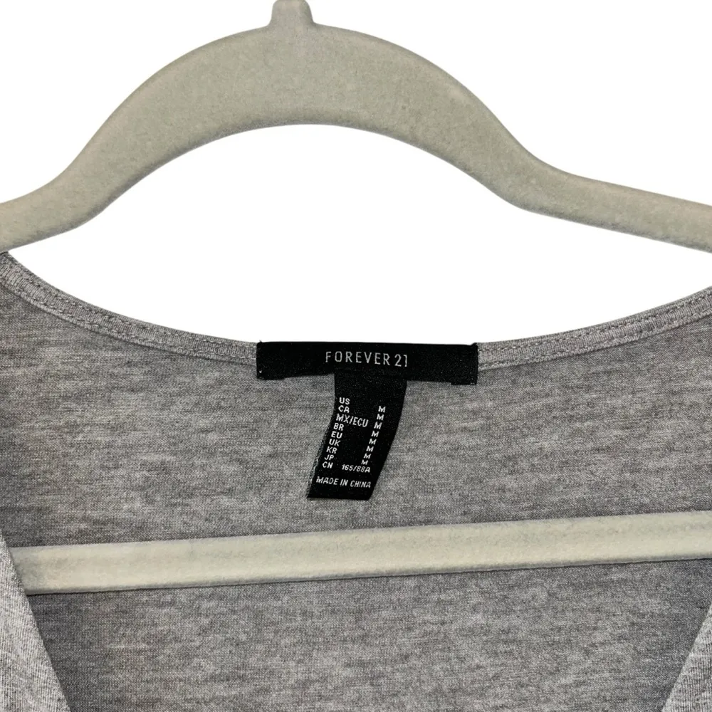 Light Gray Long Sleeve Crop Top Shirt V-Neck Design Women’s Medium Forever 21! - Image 3