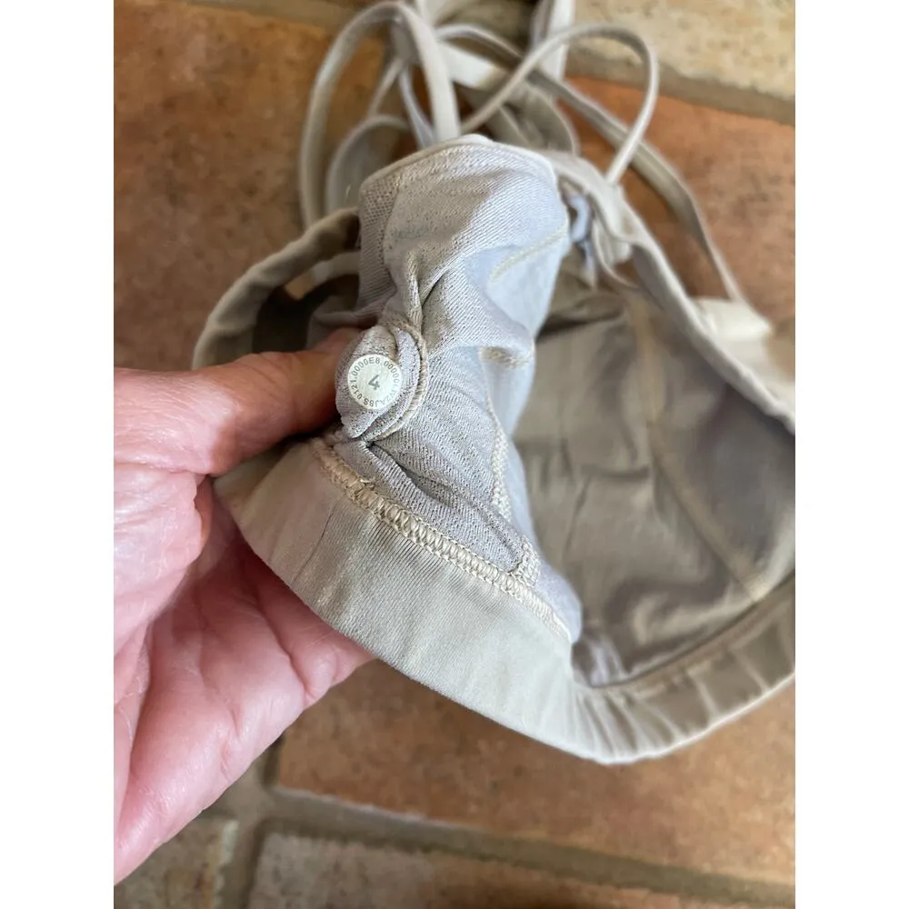 Lululemon sports bra size 4 - Image 4