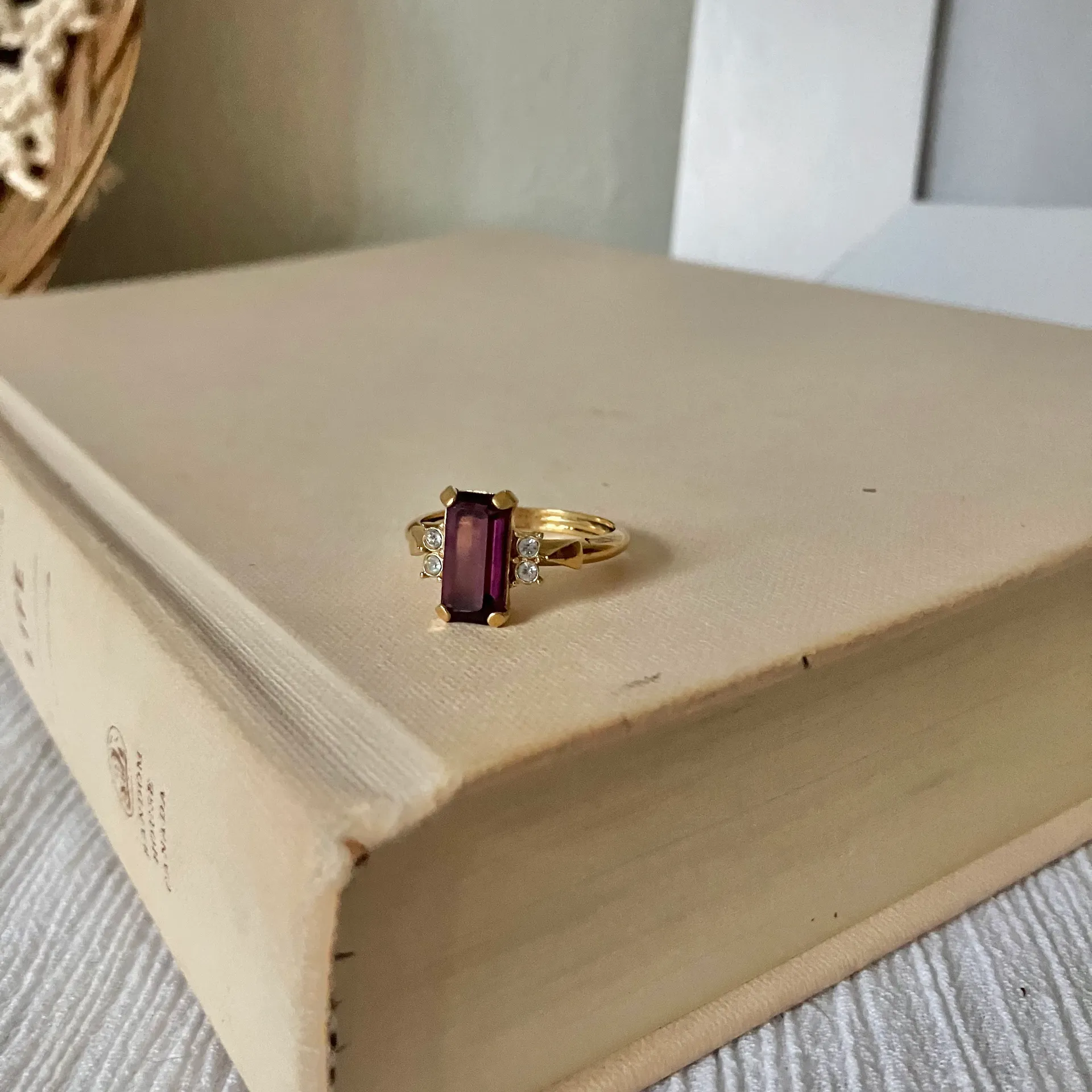 Avon Amethyst Emerald Cut Gold Cocktail Ring “Iphigenia” Classic Purple 9.5 - Image 4