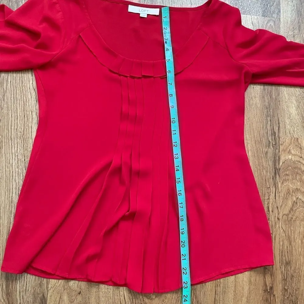 Loft Red pleated blouse womens size XS Grannycore office business - Image 5