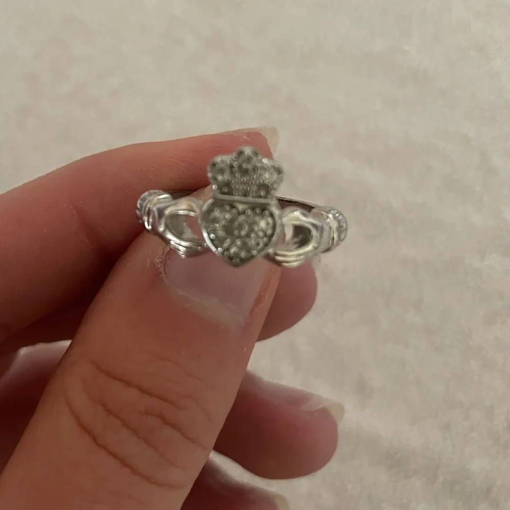 Claddagh Ring, Silver with Rhinestone Crystals, Size 6 Gray - Image 3