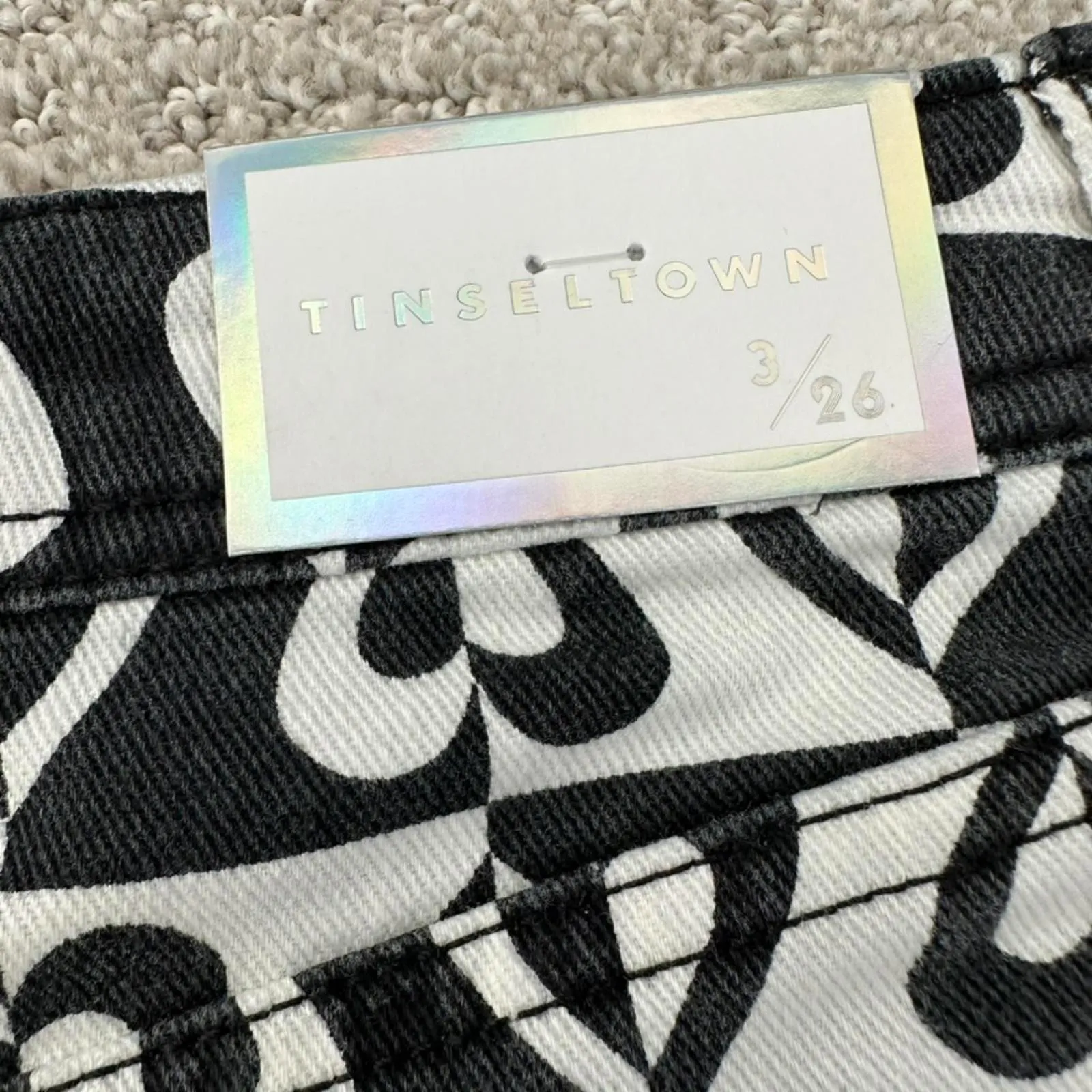 Tinseltown Print Relaxed Denim Shorts Black White Checker Heart NWT Size 3/26 - Image 8