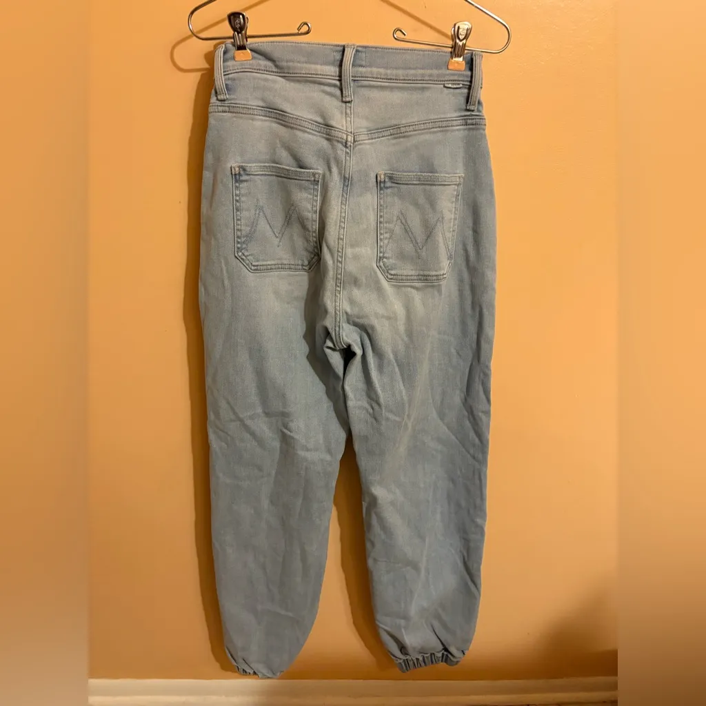 Mother The Wrapper Patch Springy Ankle Jeans in Chill Pill - Image 8