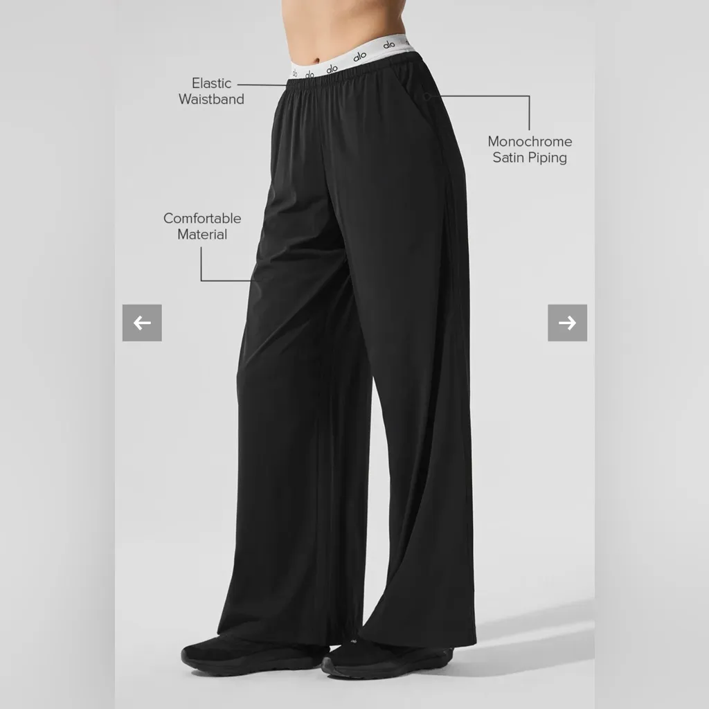 Alo Yoga NWOT Breezy Wide Leg Pants Navy Blue Size M (Navy blue sold out color) - Image 3