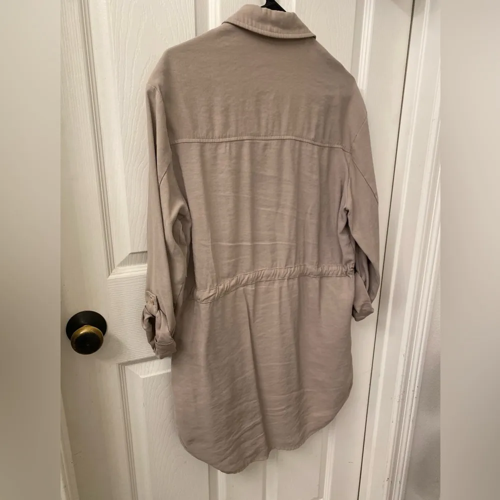 Zara beige button down shirt size small - Image 8